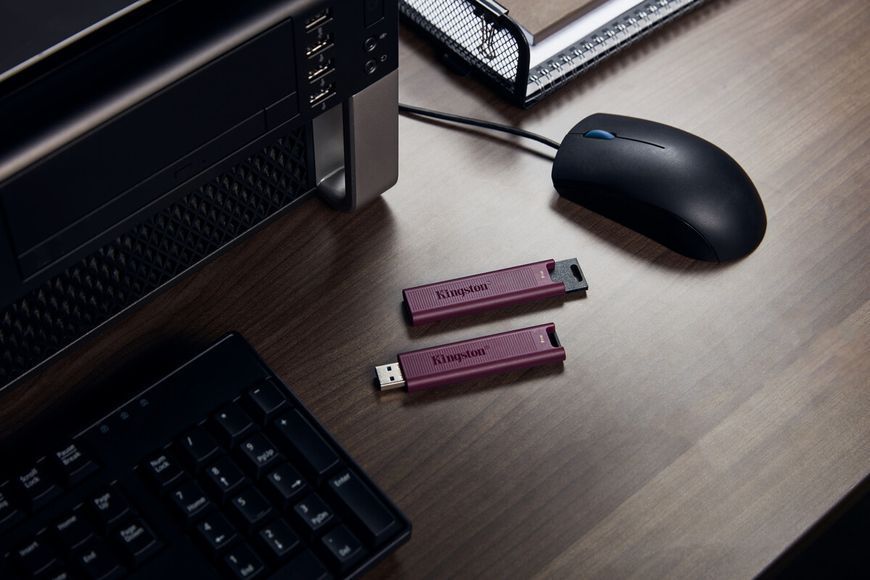 Флеш-накопичувач USB3.2 1TB Kingston DataTraveler Max Red (DTMAXA/1TB) DTMAXA/1TB фото