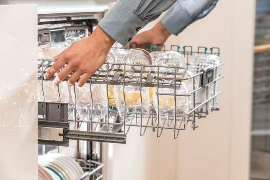 Посудомийна машина Gorenje, 16компл., A+++, 60см, дисплей, 3 кошика, AquaStop, сірий GS643D90X фото